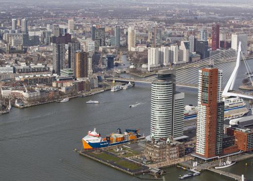 Alewijnse on board Nexus with Damen for Van Oord